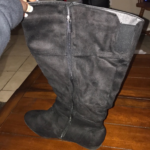 Boots - Picture 4 of 6